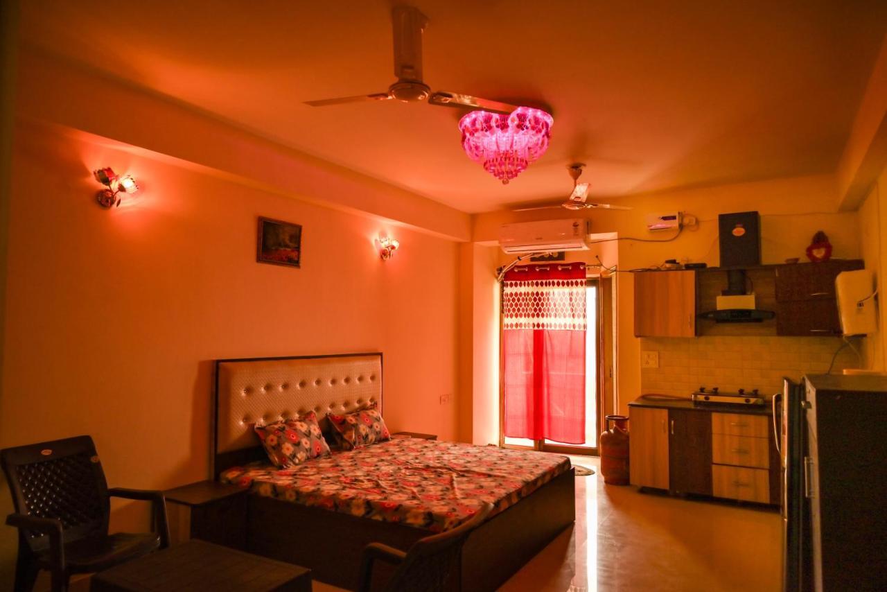 Hare Krishna Home Stay Vrindāvan Eksteriør bilde